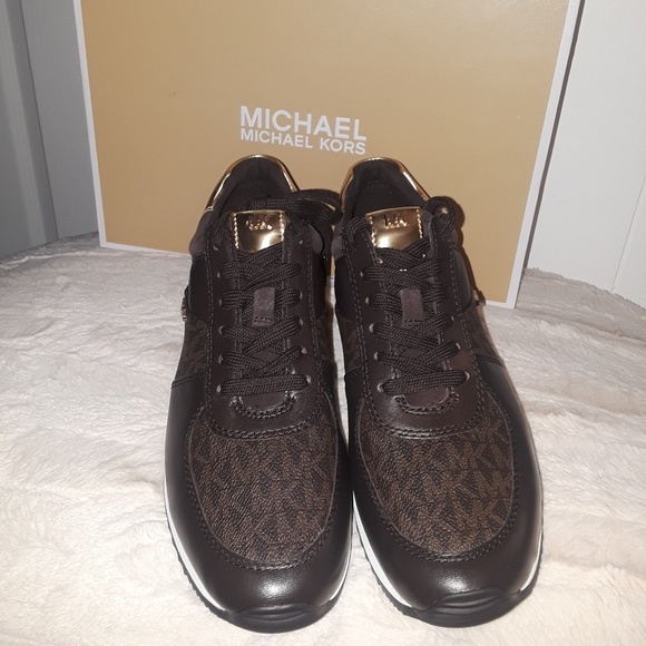 AUTHENTIC MICHAEL KORS SHOES SIZE 8.5 - Picture 2 of 5